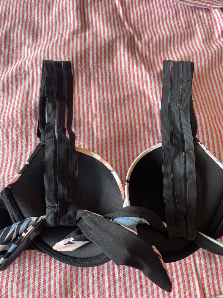 Bikini tezenis flores