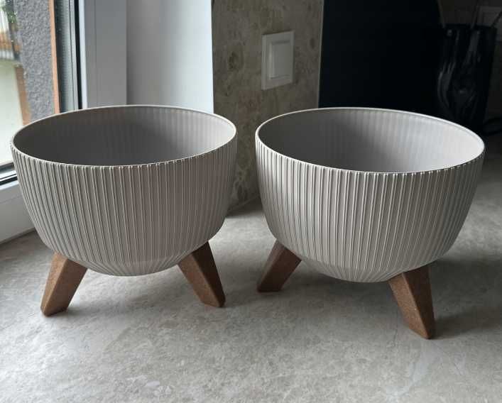 Zestaw 2 sztuk donic doniczek osłonki na nóżkach beżowe 24cm okrągłe