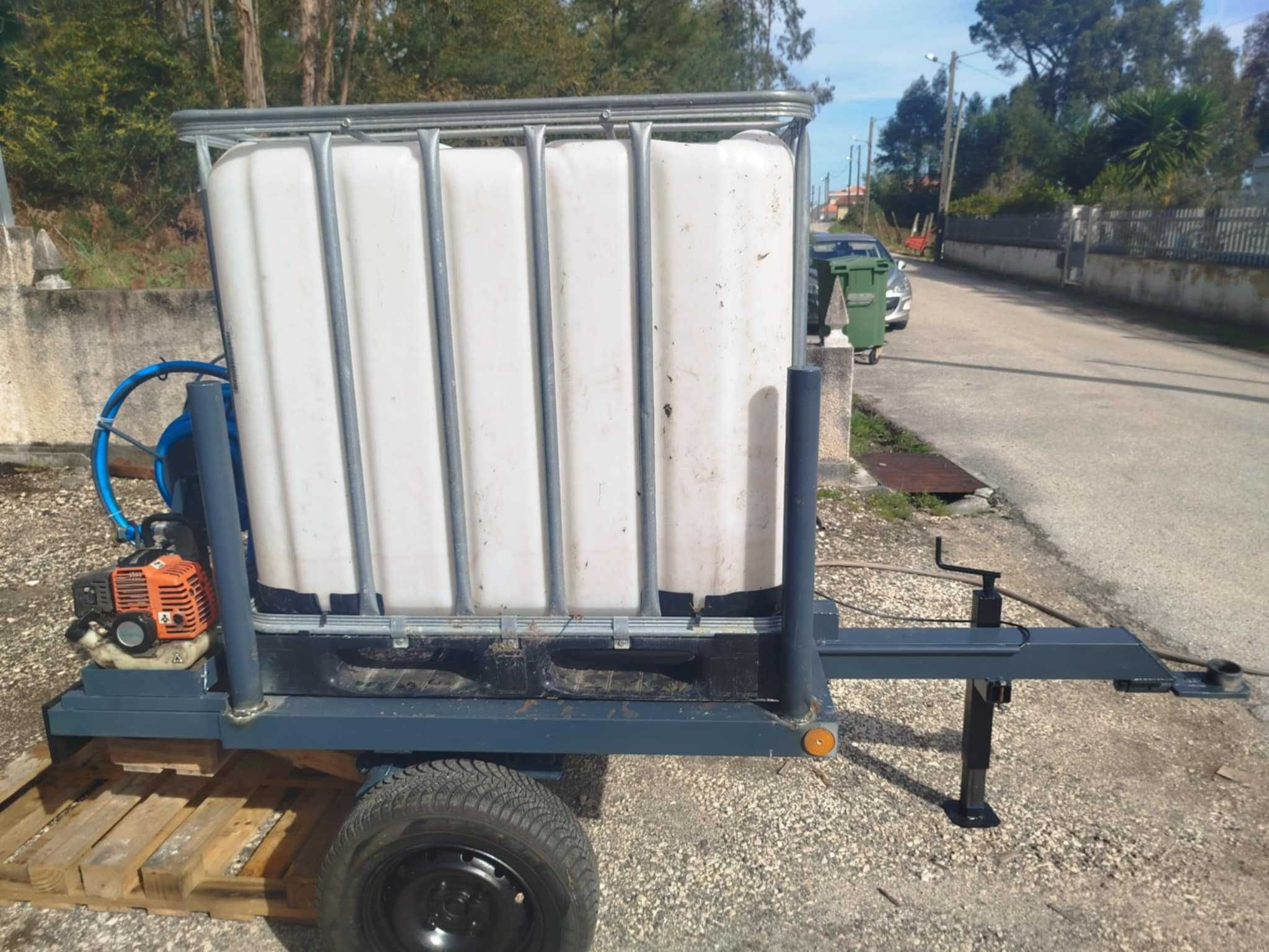 Depósito 1000 litros com bomba