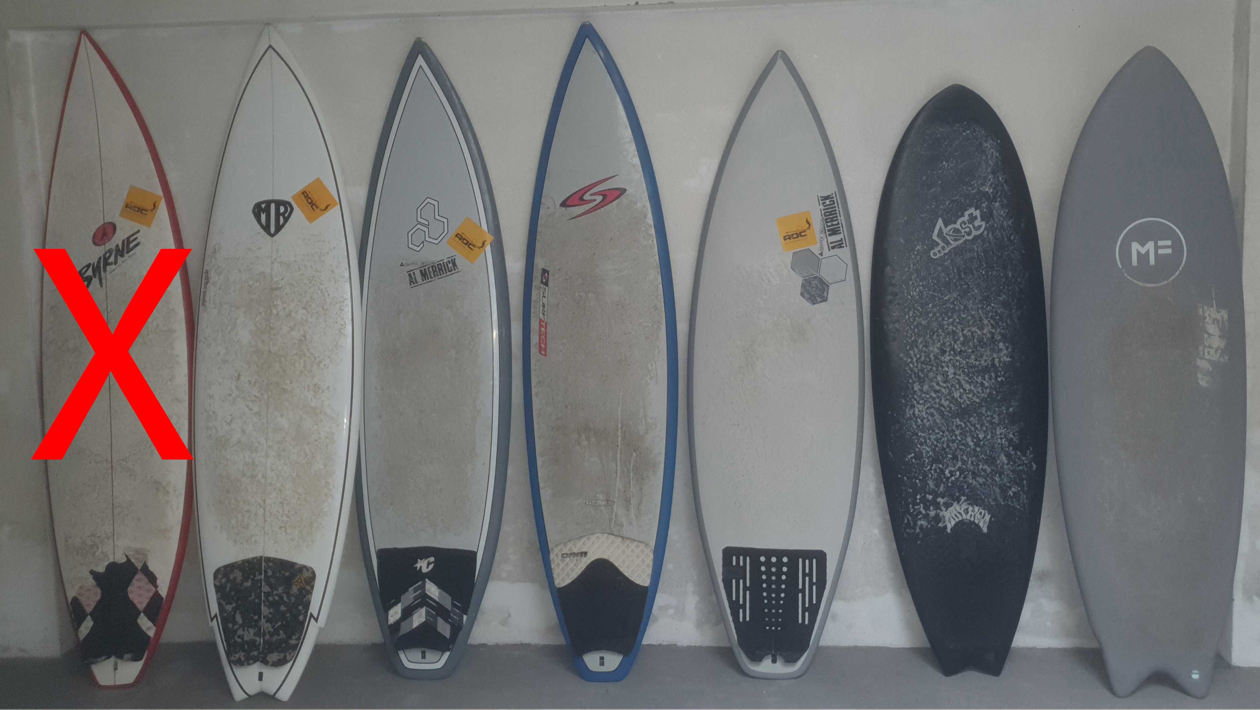 Várias Pranchas de Surf