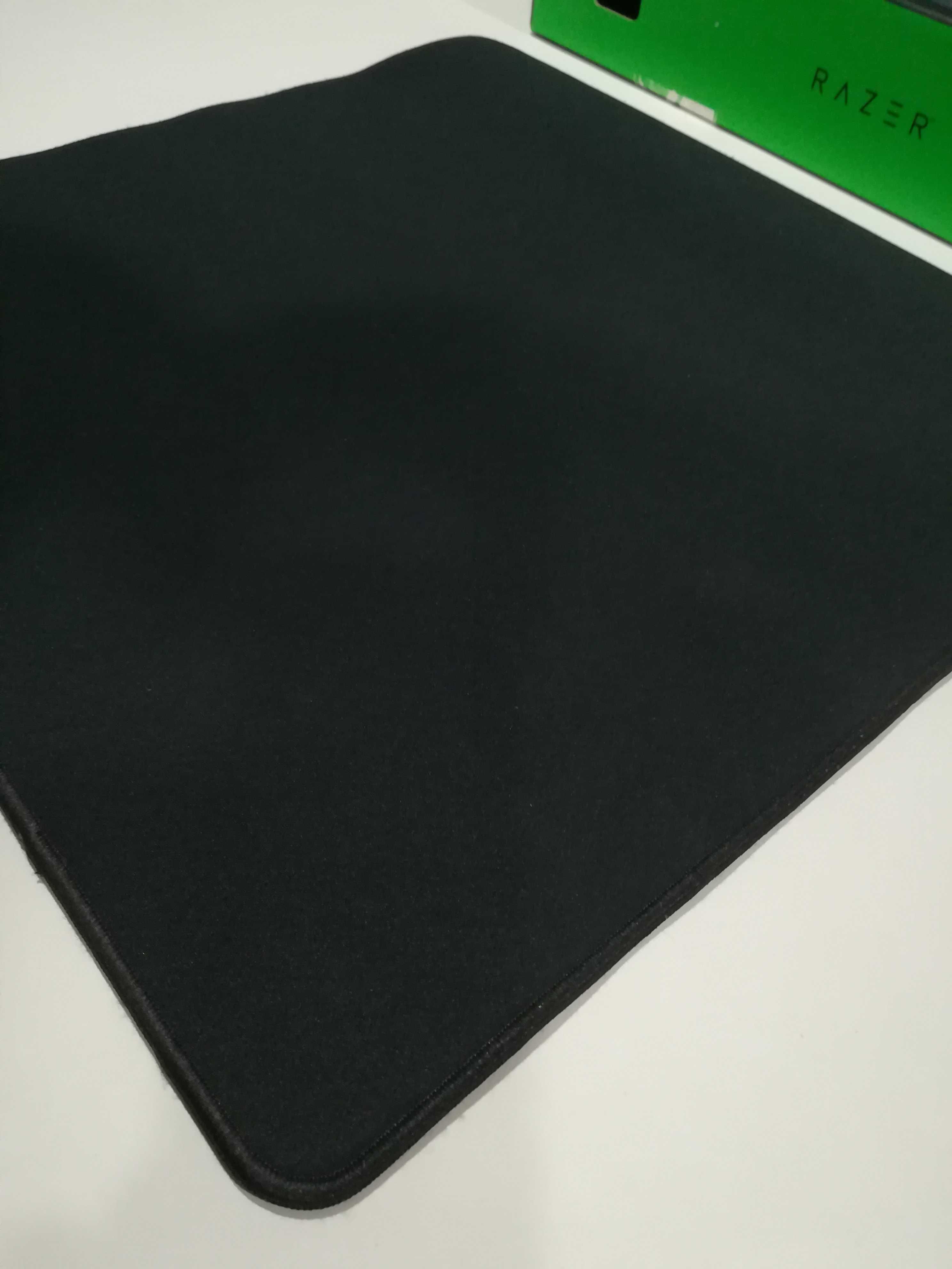 Podkładka pod mysz Razer Gigantus 45x45 Czarna