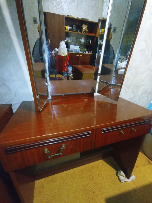 Трюмо триляж столик