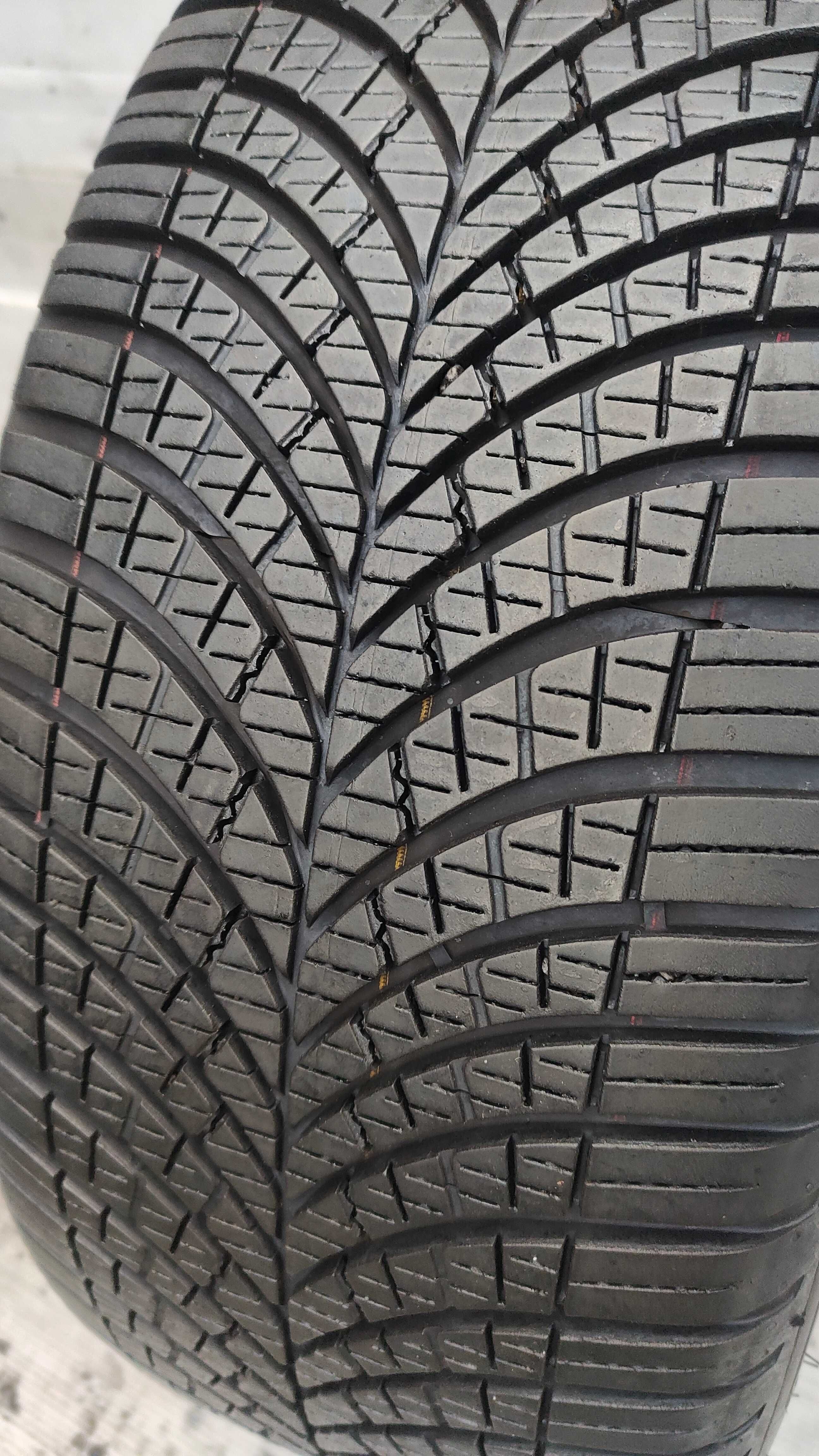 Opona Całoroczna 225/45/17 Goodyear Gen3 7,5mm 2024r