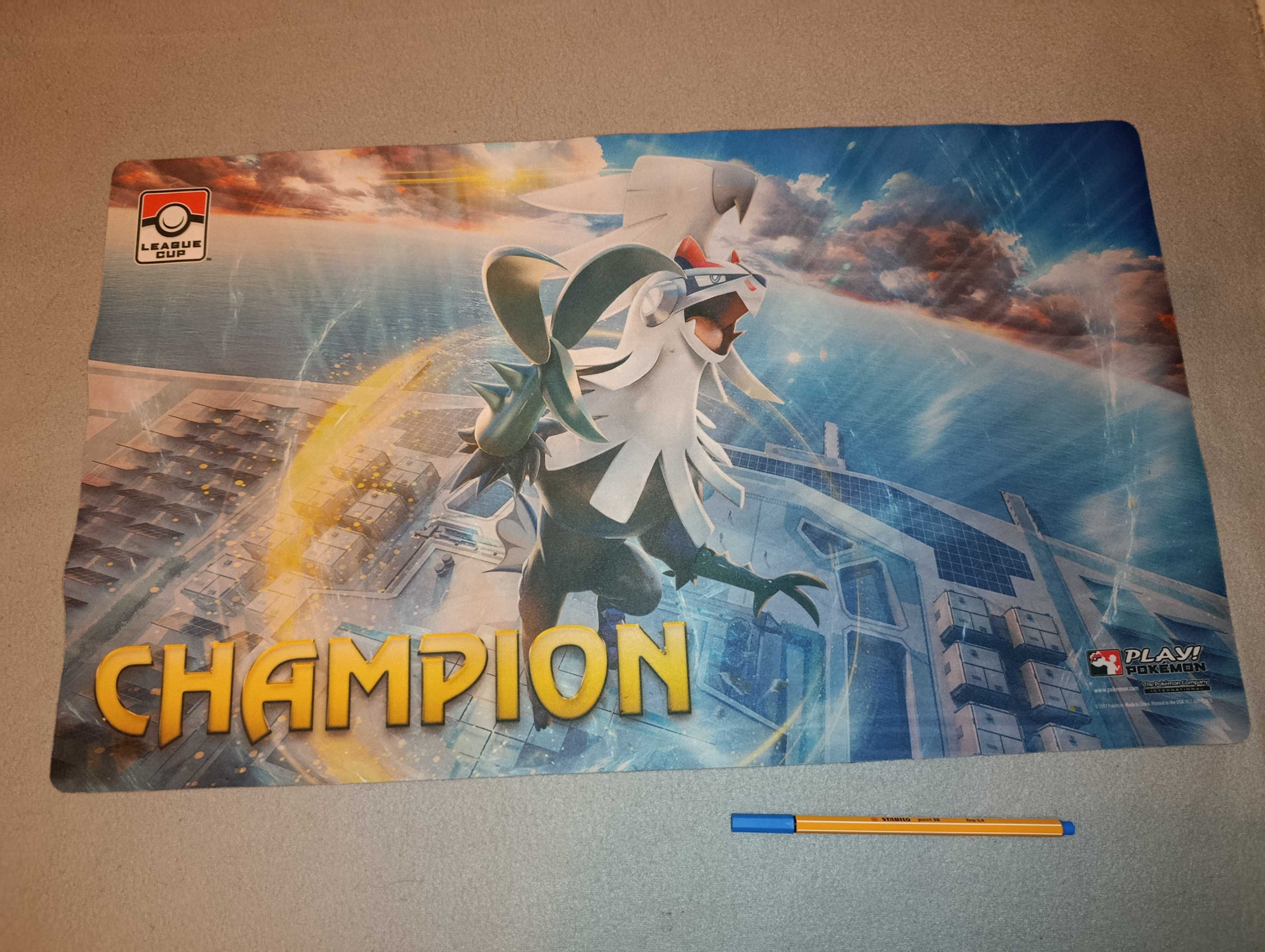 Playmata pokemon Chempion Silvally