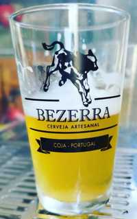 Copo de cerveja artesanal