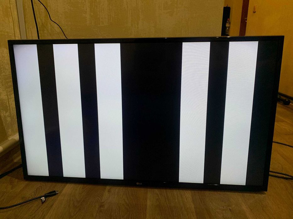 Телевізор lg 43uh603v на запчастини