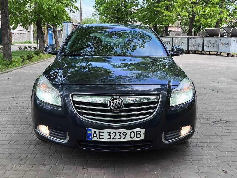 Продается отличный автомобиль представительского класса.