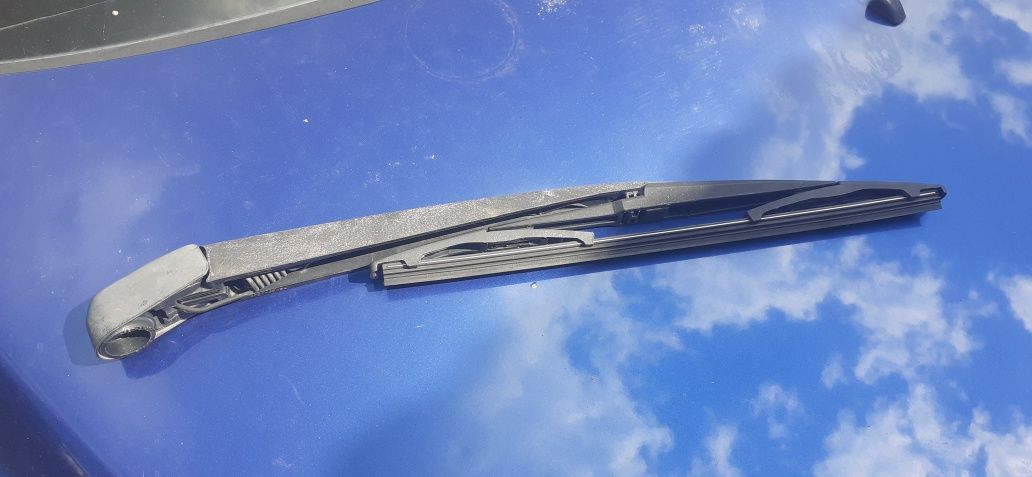 Silnik wycieraczki tylnej mazda 6 kombi 2002r