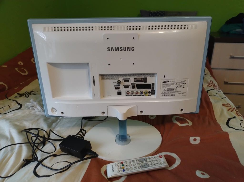 Monitor SAMSUNG 24" Polecam