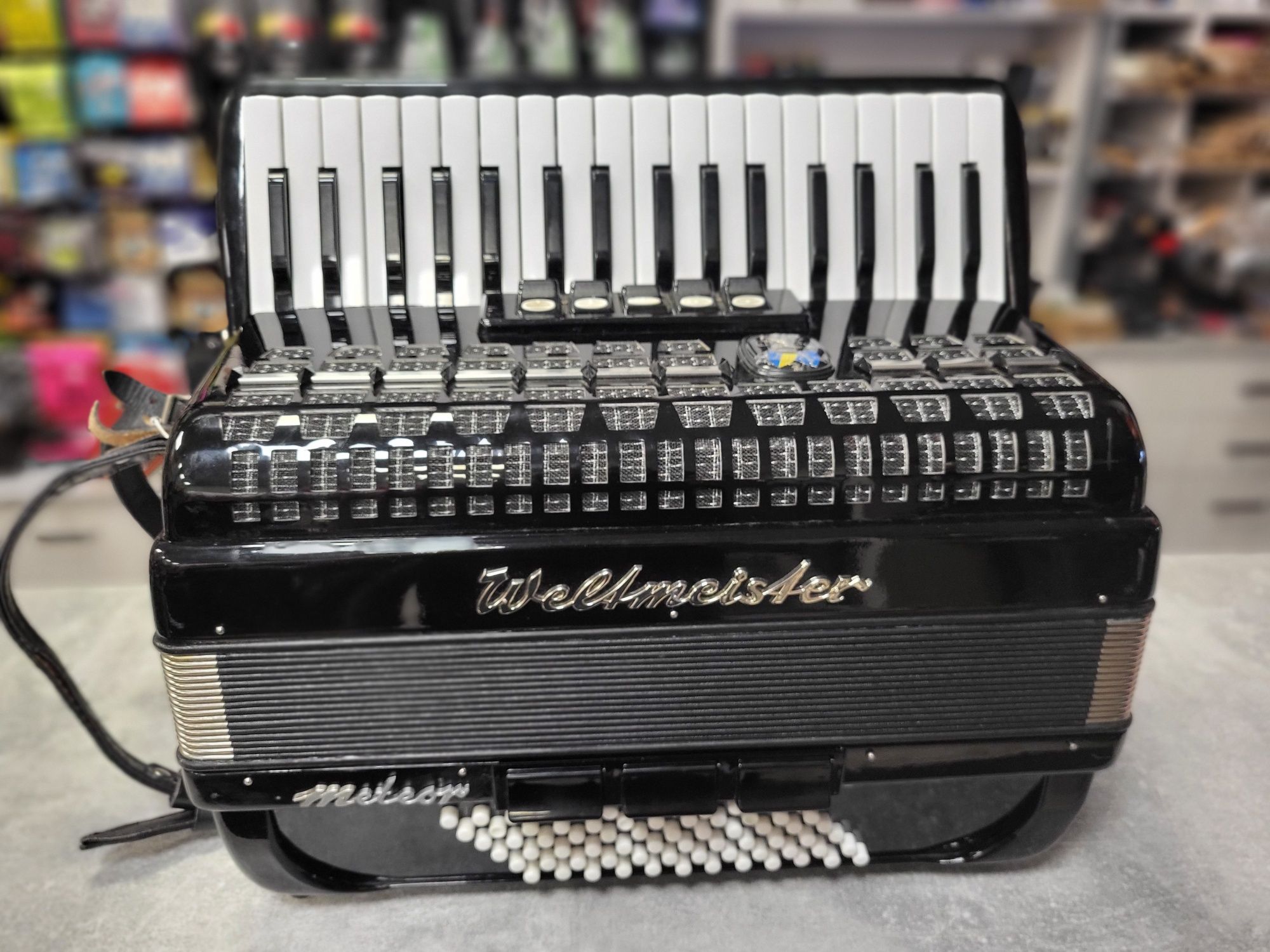 Akordeon Weltmeister Meteor 72-basowy