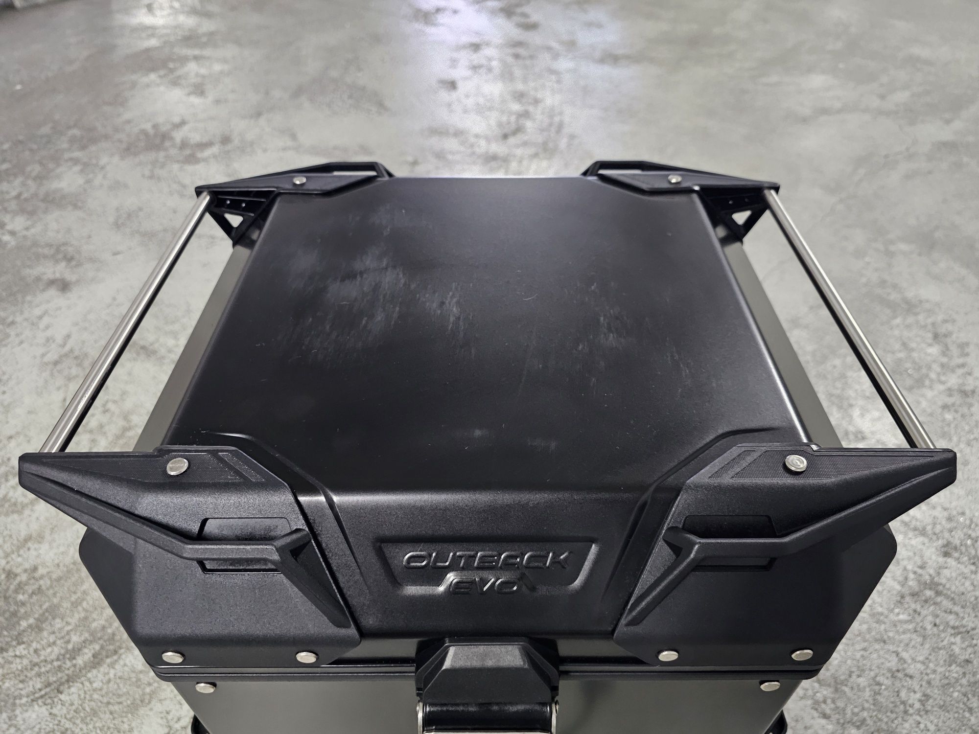 Top Case Givi Outback Evo Black 42lts + Acessorios