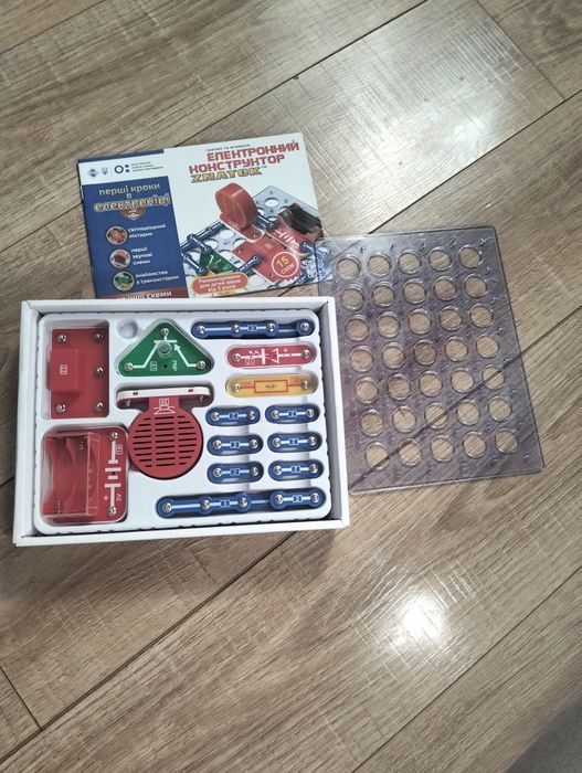 Електронний конструктор "знаток"