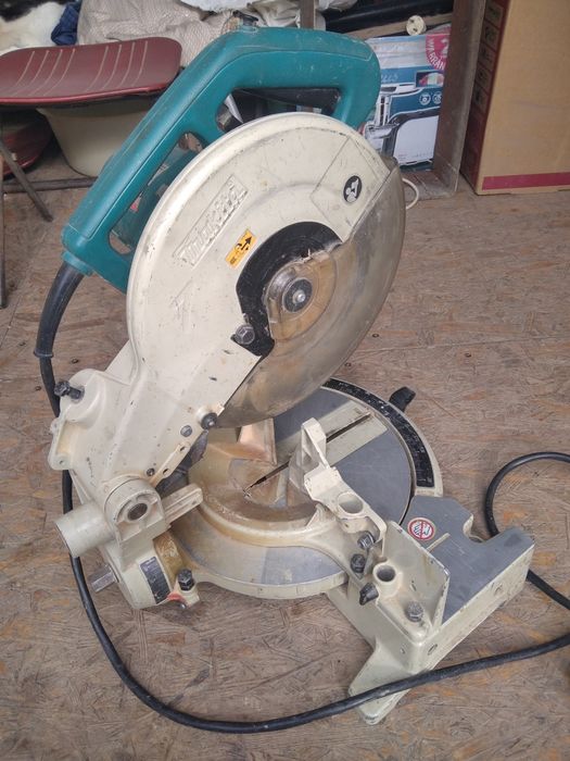 Торцовочная пила Makita LS 1040. Оригинал