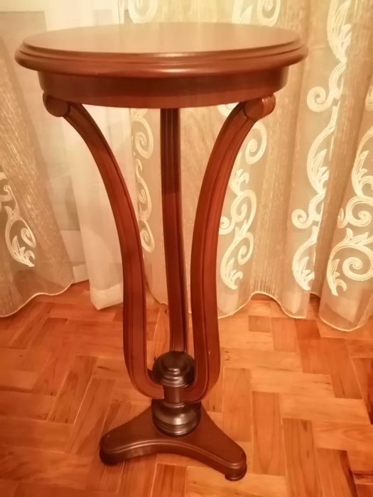 Floreira pé alto (madeira de cerejeira)