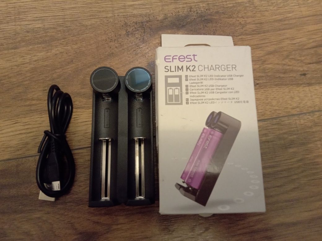 Inteligentna ładowarka Efest SLIM K2 do baterii, akumulatorów