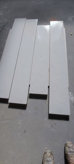 Parapety z konglomeratu