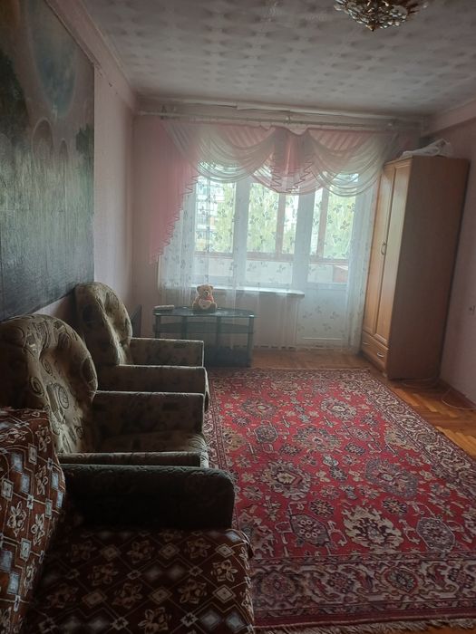 Долгосрочная аренда укомплектованной  1 кв . Космос.