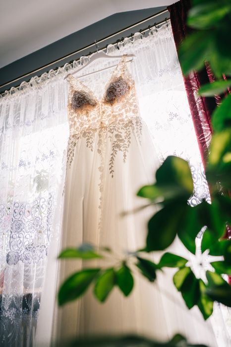 Suknia ślubna - ręcznie zdobiona [WELON długi GRATIS]