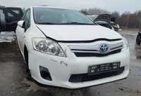 Toyota Auris HYBRYD 10-12 бампер