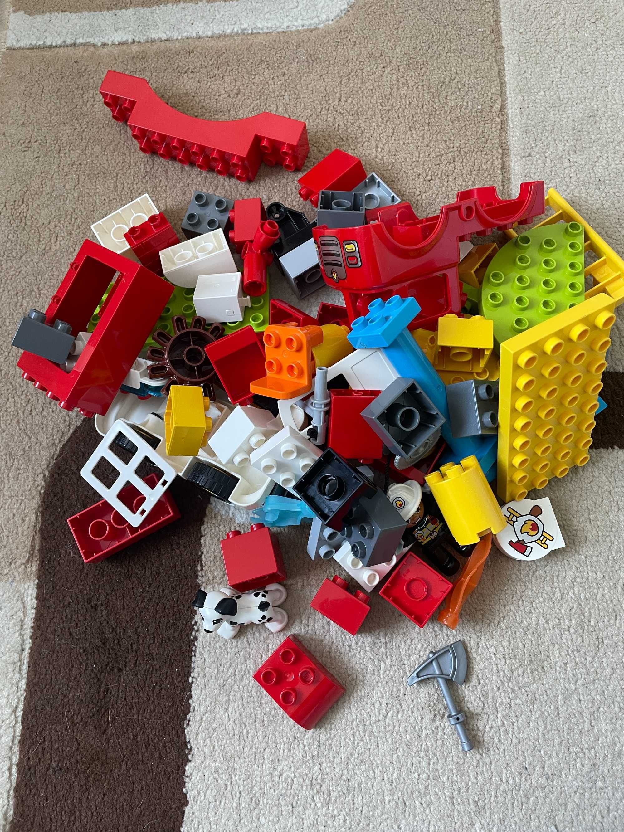 Sprzedam-klocki Lego Duplo „Remiza strażacka”