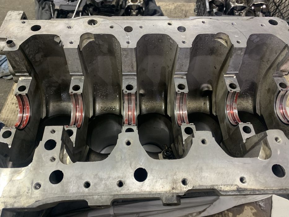 Ремонт двигунів т5 2.5 AXD AXE BNZ