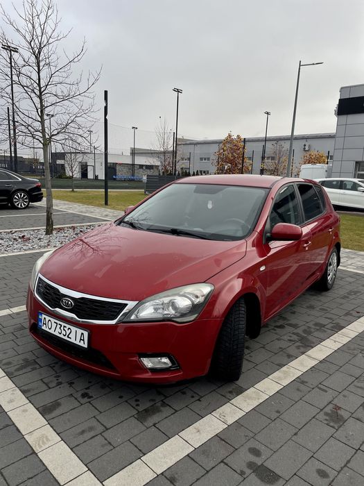 Продам своє авто Кіа сееd 2010
