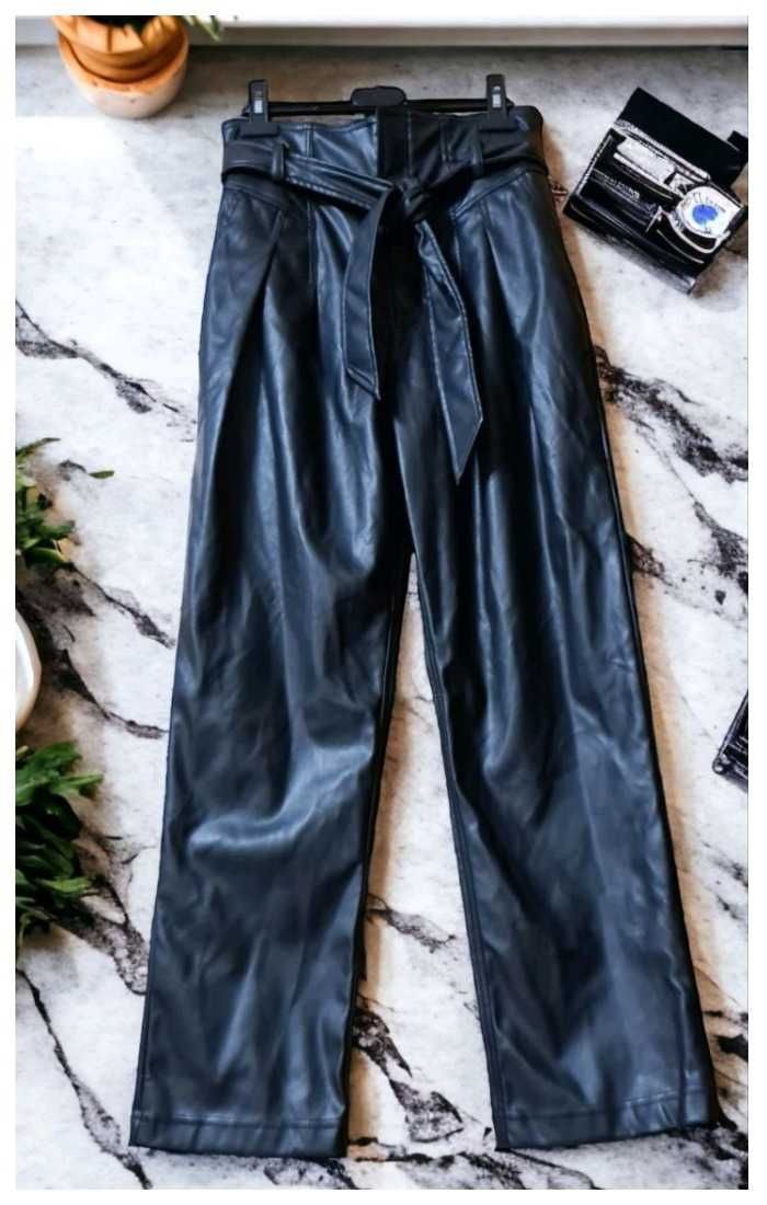 Черные прямые брюки из эко кожи Warehouse прямые, р. S