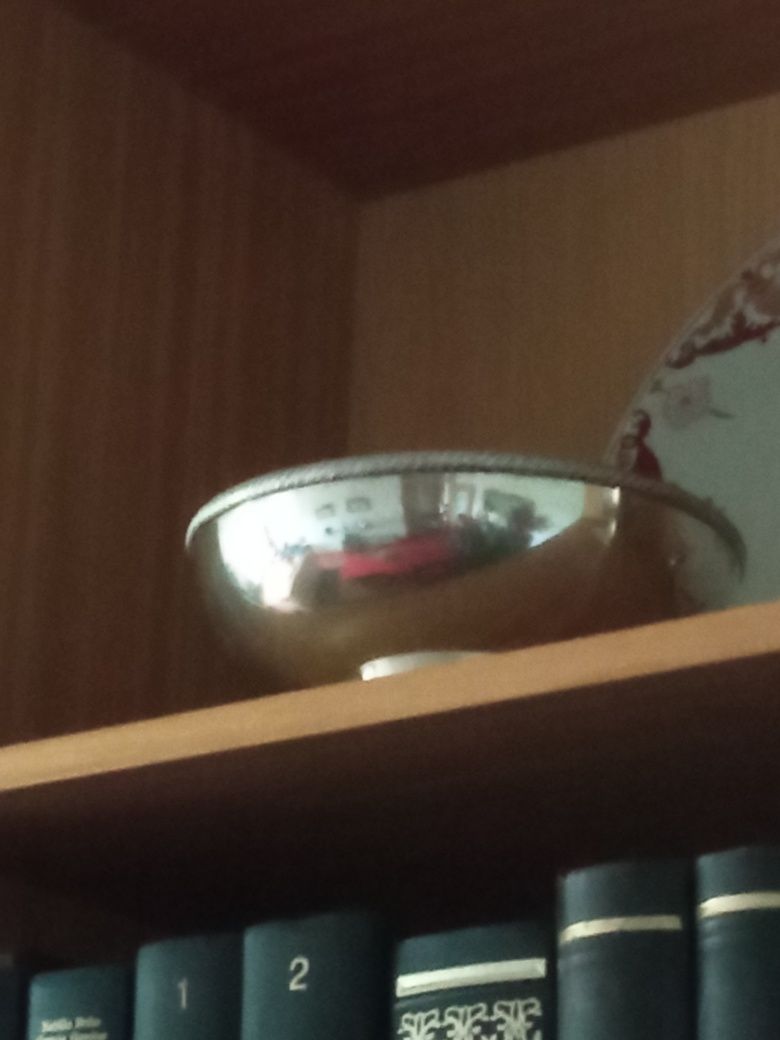 Vendo cafeteira e taça em prata poção águia em óptimo estado.