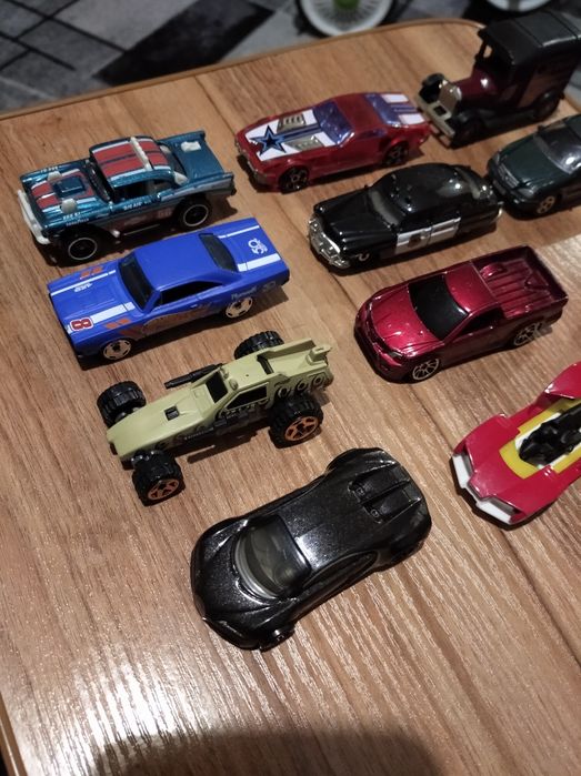 Машинки модельки