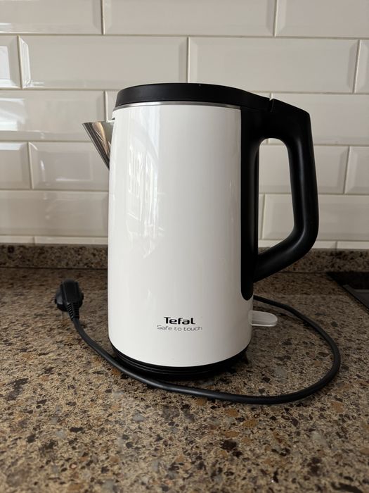 Продам электрический чайник Tefal KO370, под ремонт!