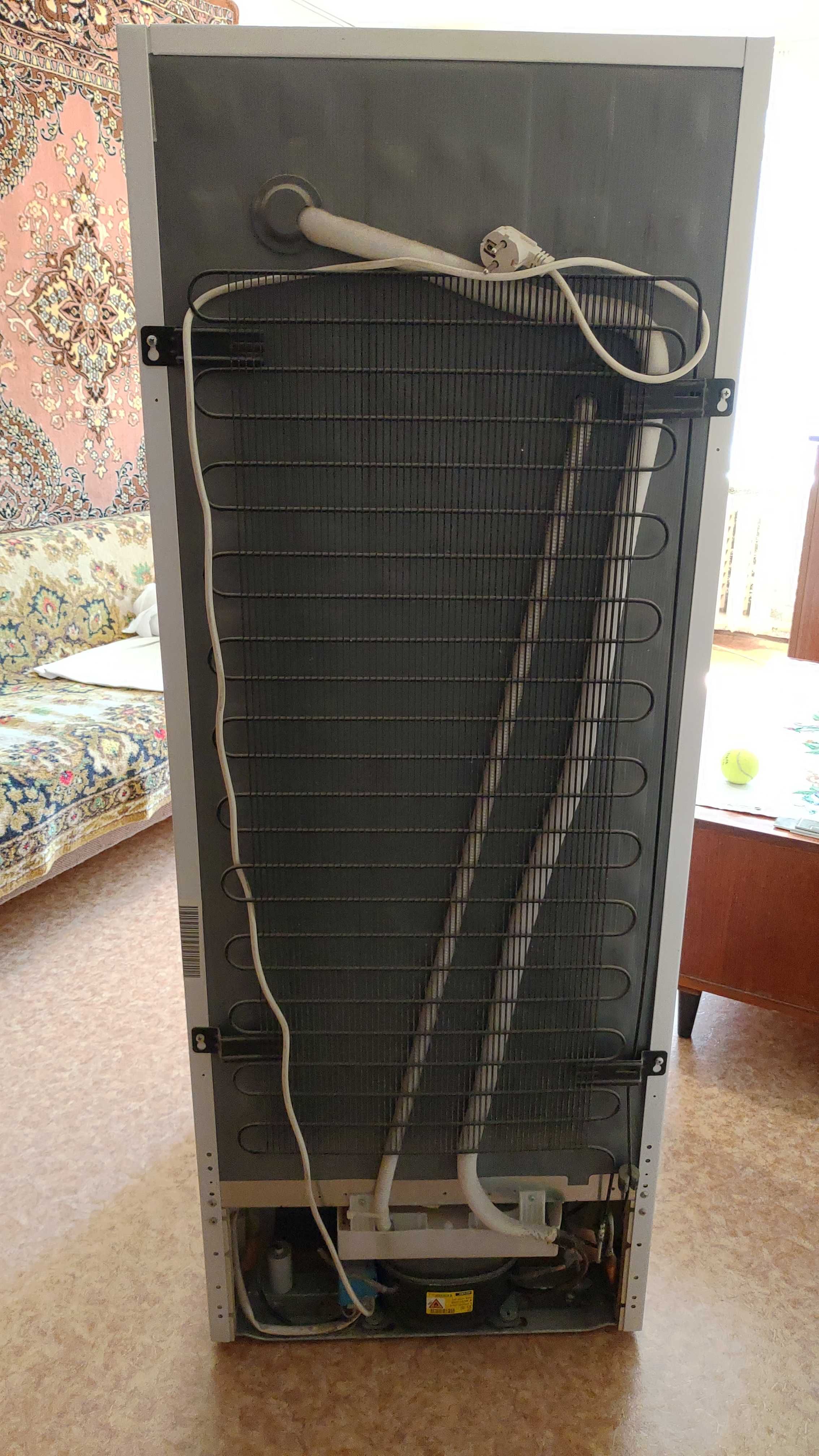 Морозильна камера Vestfrost CMFN 144 W