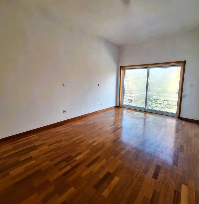 Arrenda-se Moradia T3