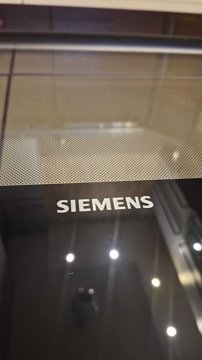 Kompletne drzwiczki do piekarnika Siemens HB84K552