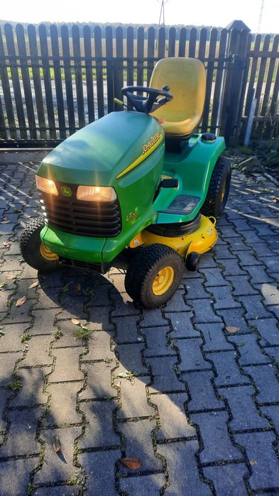 Traktorek ogrodowy John Deere LT170 Automatic
