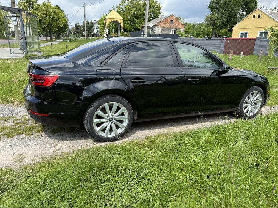 Продаж власного авто audi a4 b9 2016року.Торг присутній