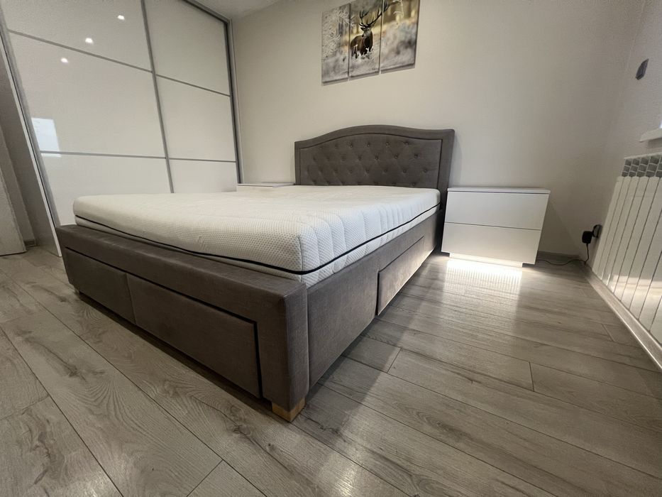 Łóżko tapicerowane