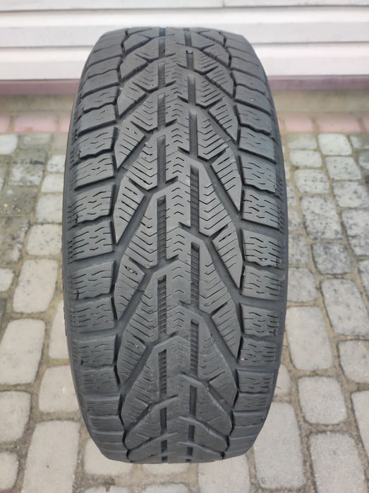 225.60.17 jedna opona Taurus SUV Winter Dot 2022