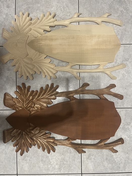 Deska ręcznie rzeźbiona pod poroże jelenia