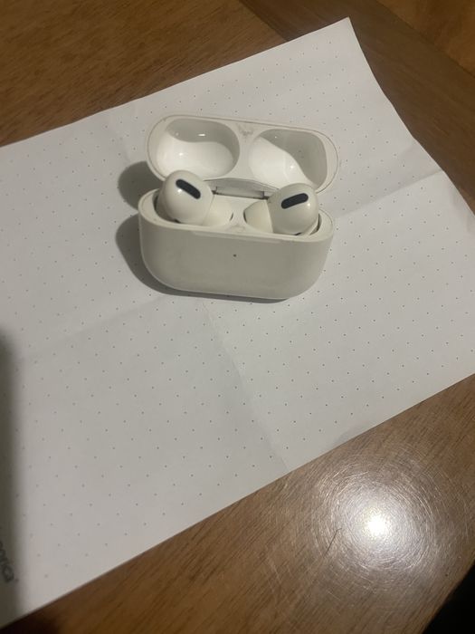 AirPods Pro (оригінал)