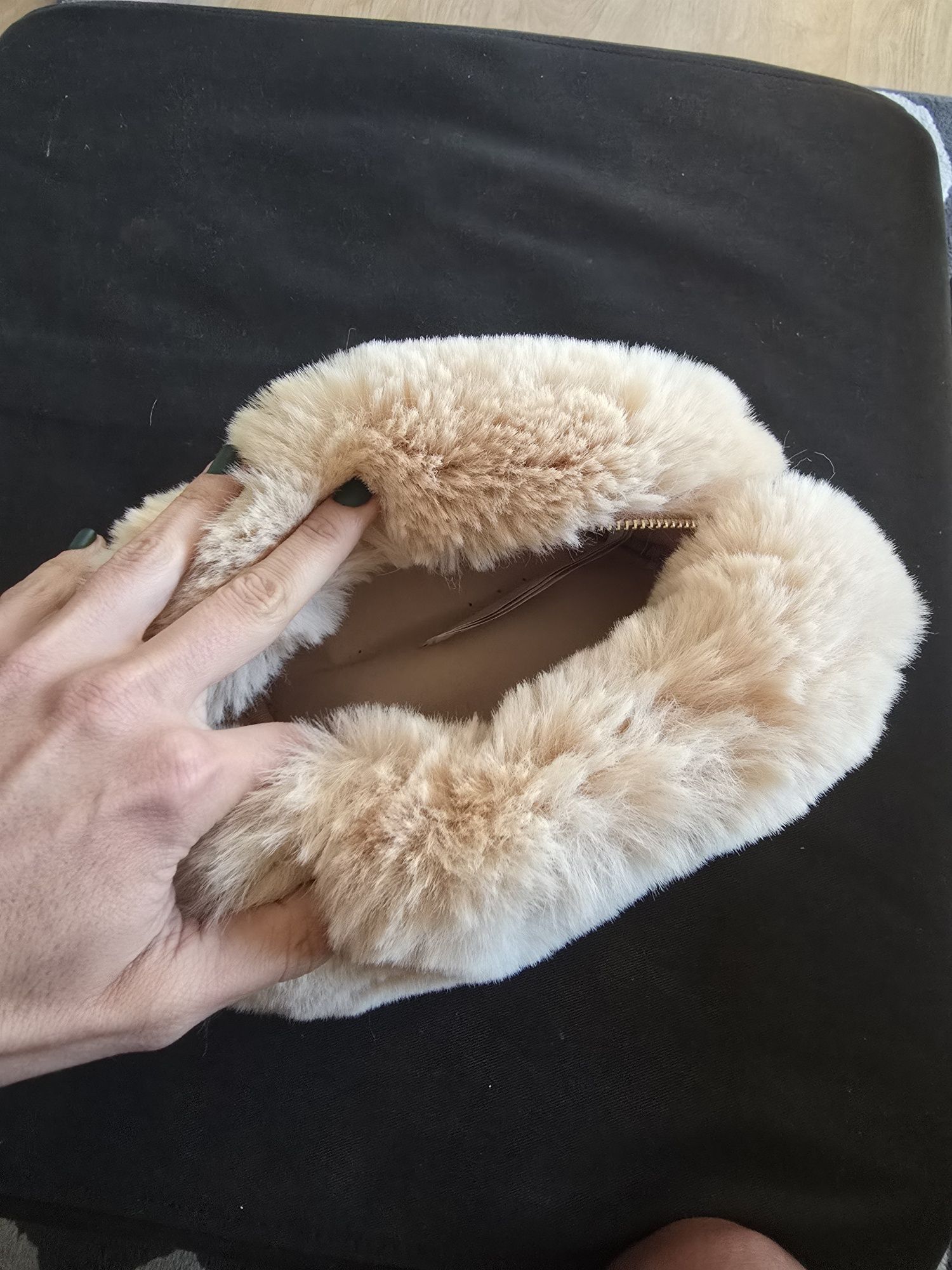 Pochette com pêlo