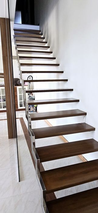 Будинок з басейном,  сауною, 15 соток землі