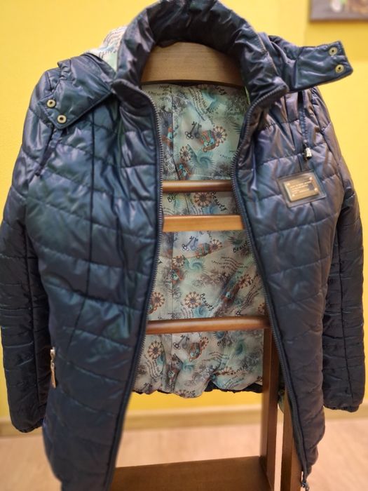 Продам курточку женскую