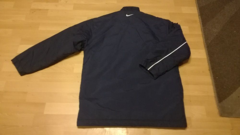 Zimowa kurtka NIKE r.M/L stan bardzo dobry