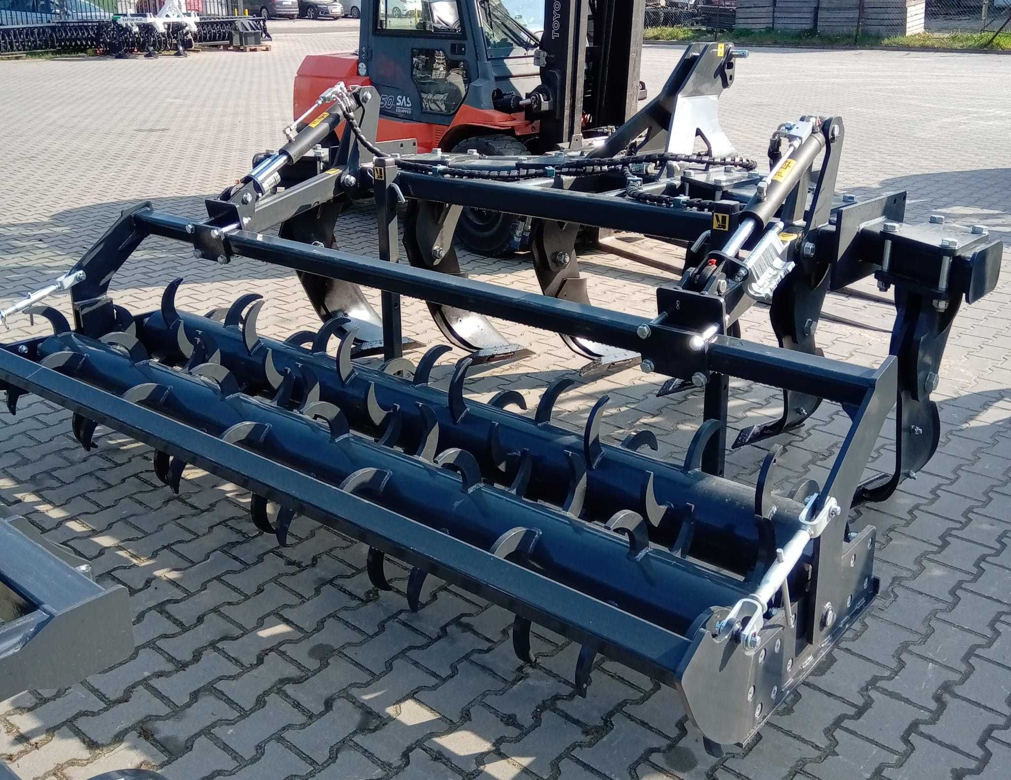 Głębosz AGROLAND Tytan Plow