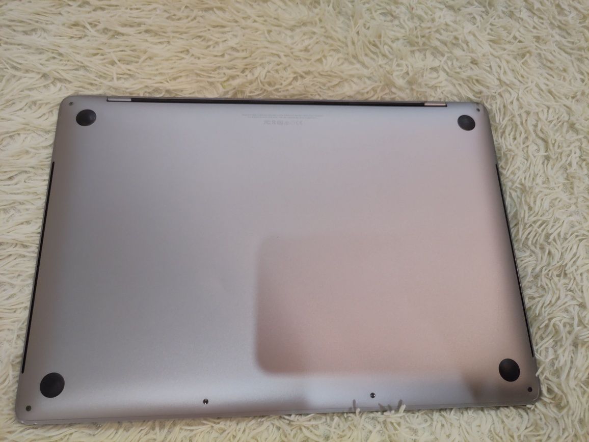 MacBook pro 15,4 i7 16gb