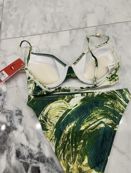 Жіночі купальники Kom