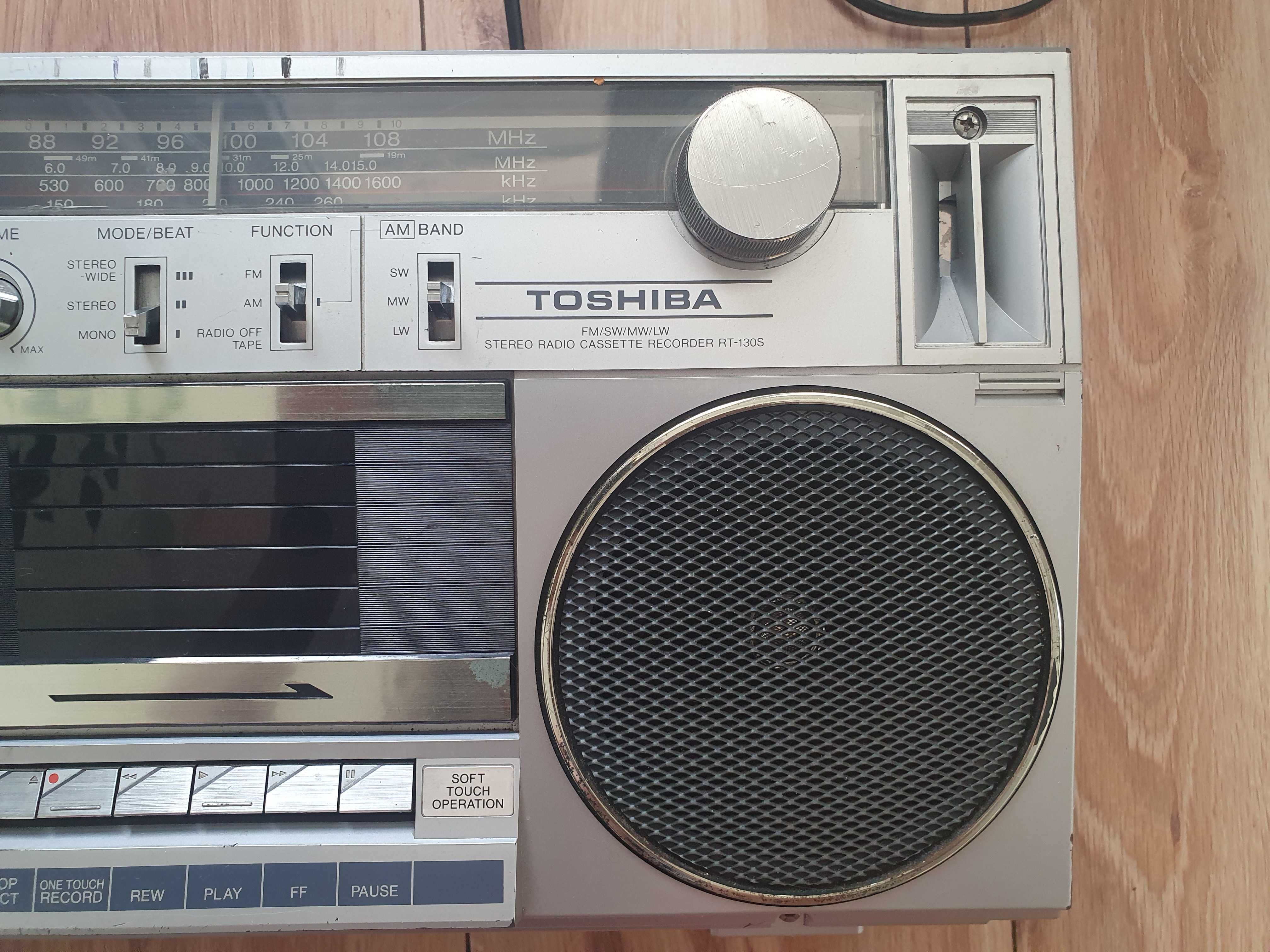 Radiomagnetofon Toshiba RT-130s lata 80 czasy PRL