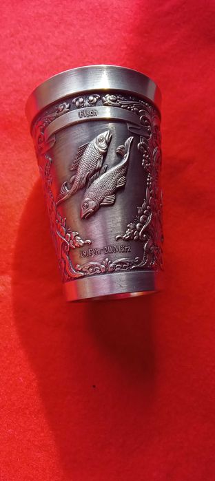 Вишукані речі з олова, стакан