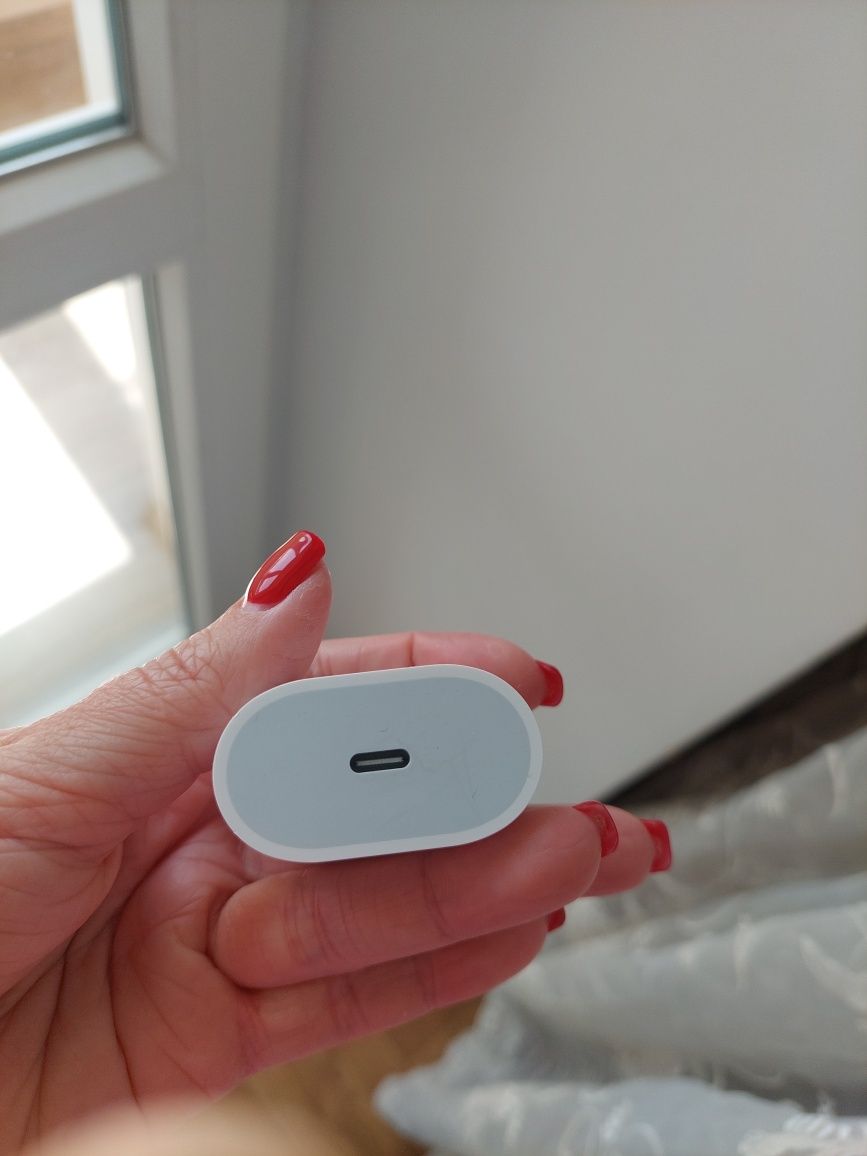 Зарядний пристрій Apple 20W USB-C power adapter ОРИГІНАЛ