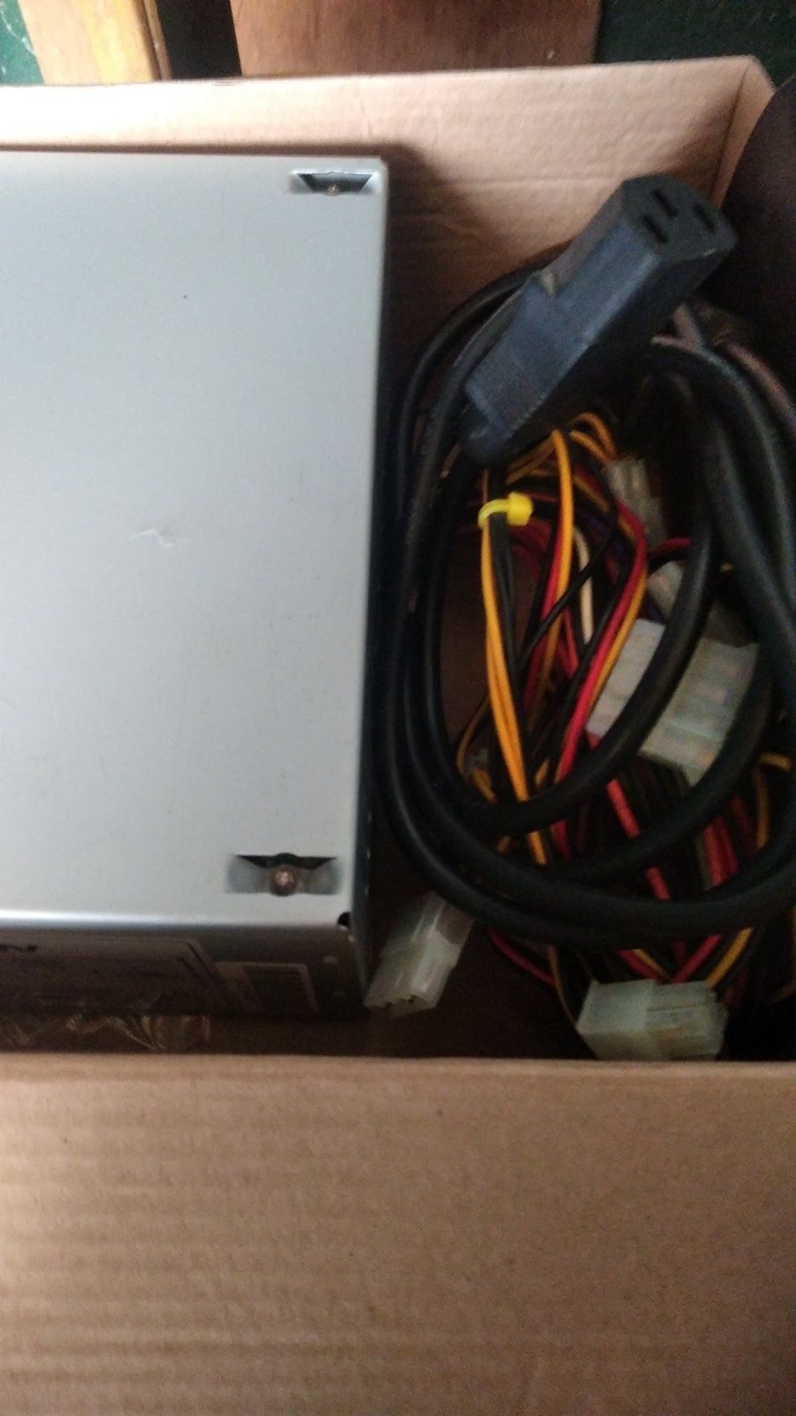 Продам блок живленя на 350 W